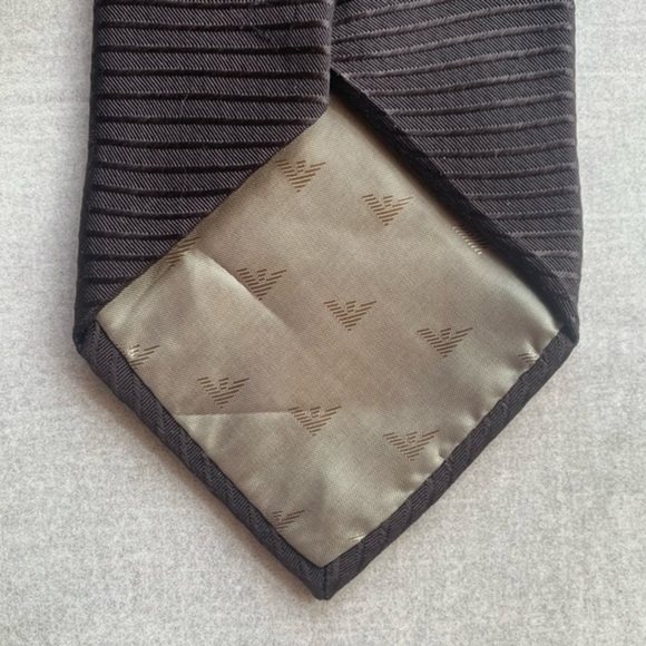 Emporio Armani Brown SOFT Silk Tie - Picture 5 of 5